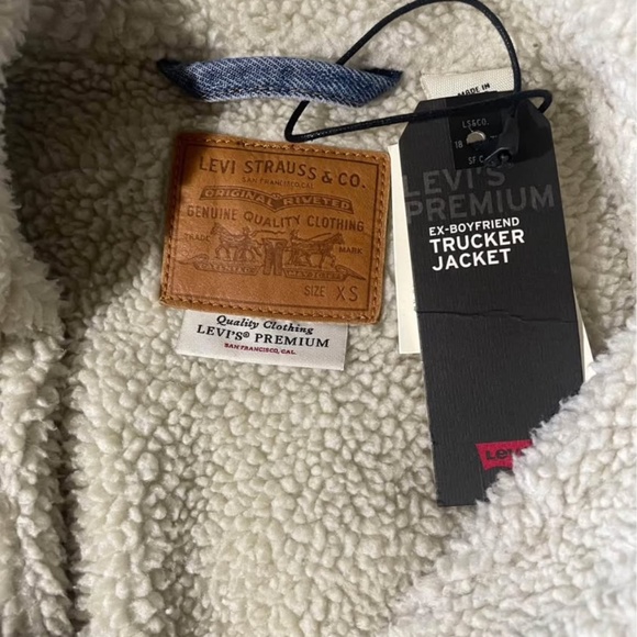 Levi’s boyfriend Sherpa trucker Jean jacket - Picture 5 of 6